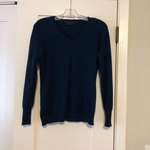 Cashmere sweater dark blue v-neck